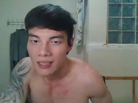 Allen8707 即時 XXX 聊天