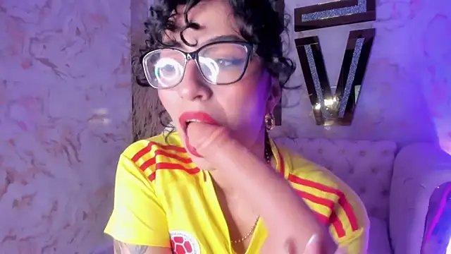 Chat XXX en directo de sarah_sluty