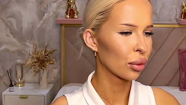 EvaXElfi Live XXX-chat
