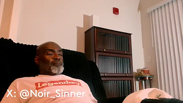 sinnernoir's Live XXX Chat