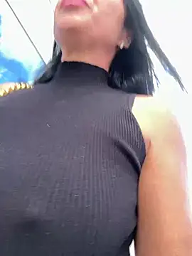 Chat XXX en directo de KimKelly13