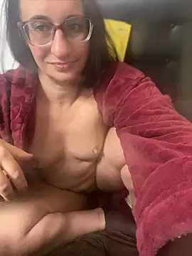 gloria7v05 Adlı Modelin Canlı XXX Sohbeti