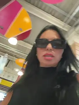 KimKelly13 Adlı Modelin Canlı XXX Sohbeti