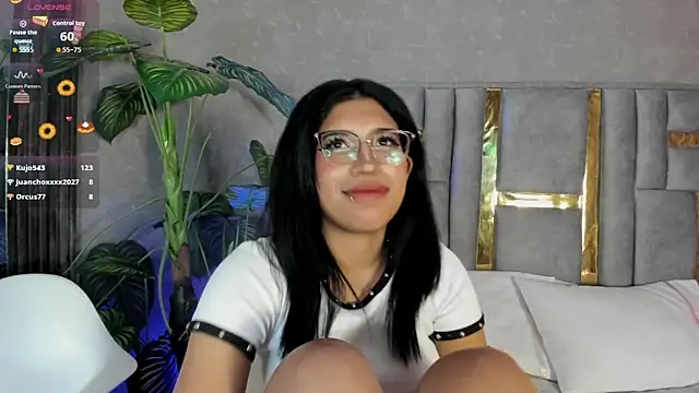 Chat +18 de Karin_Ks ao vivo