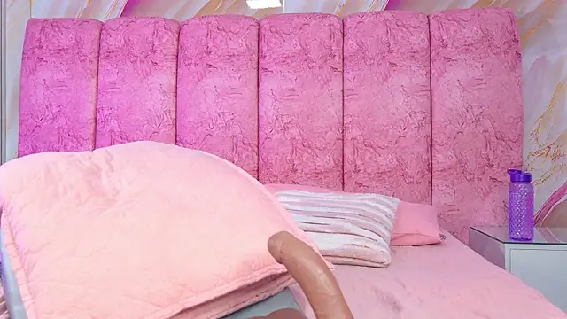 emmacurvy Chat XXX live