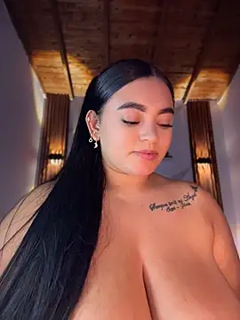 Chat +18 de elizaferrer_ ao vivo