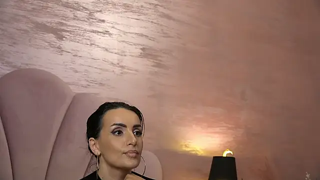 EdithQuillian Chat XXX live