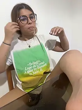 baddieasiantv élő XXX-chatje