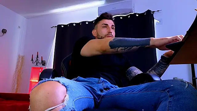 MightyAaron66n Live XXX chat