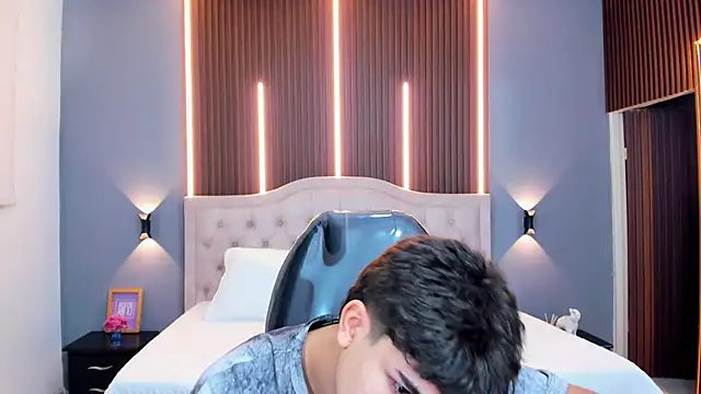 Tommy18__ – Naživo XXX chat
