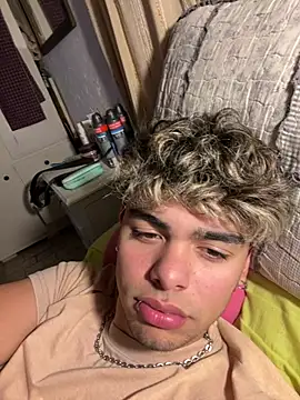 Онлайн чат XXX ElMen0r06