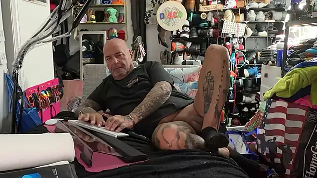 lovetatts64 Live XXX-Chat