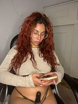 PrettyChloe_'s Live XXX Chat