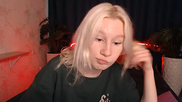 EnigmaSee's Live XXX Chat
