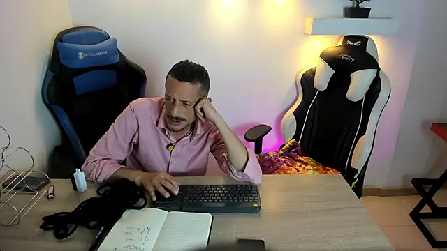 Chatroom XXX en direct de DarkRomanceXXX