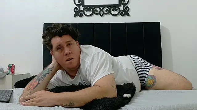 PinkQueen23's Live XXX Chat