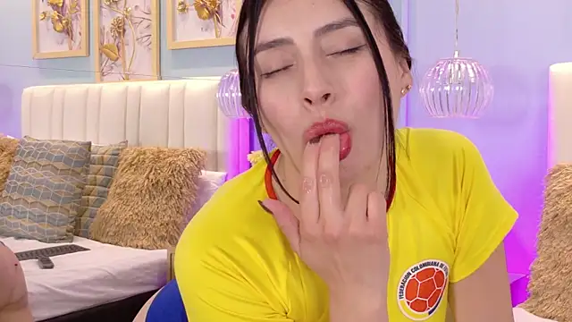 ZaraGold – Live XXX-chat