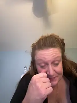 Kellilyn10's Live XXX Chat