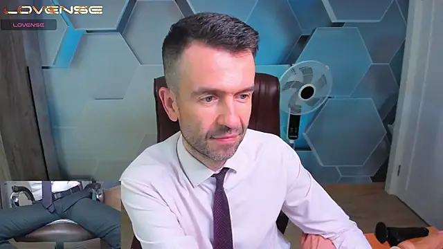 Онлайн чат XXX SteveTiger