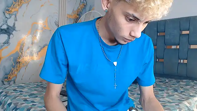 YOUNG_BOYS_HELL's Live XXX Chat