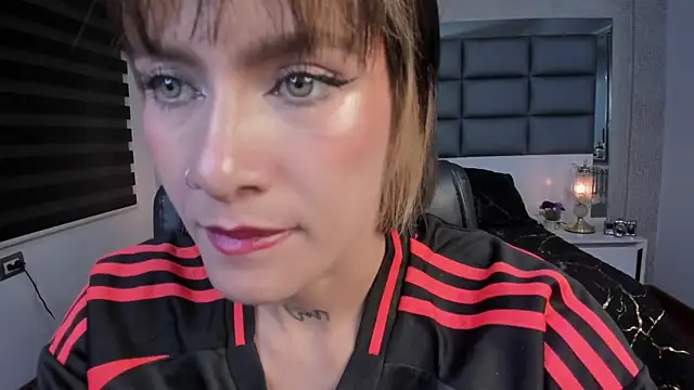 Mrs_Regina_clk's Live XXX Chat