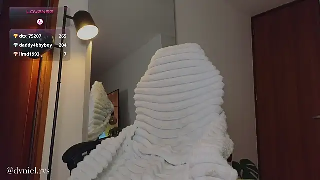 emilio_rivs 即時 XXX 聊天