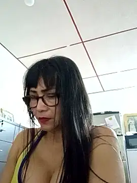 kelly_squirting's Live XXX Chat