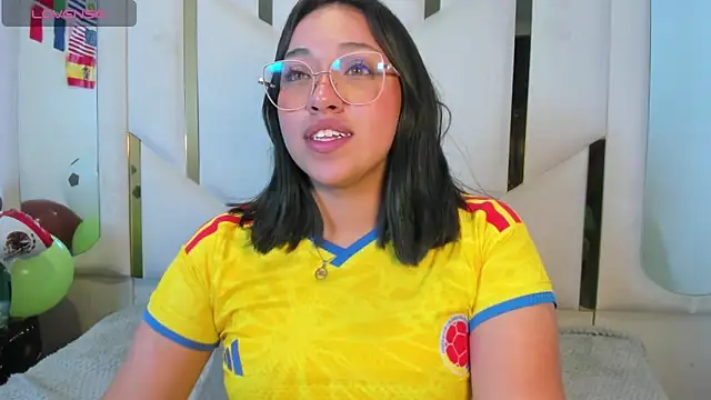IsabellRodriguez18 XXX чат на живо