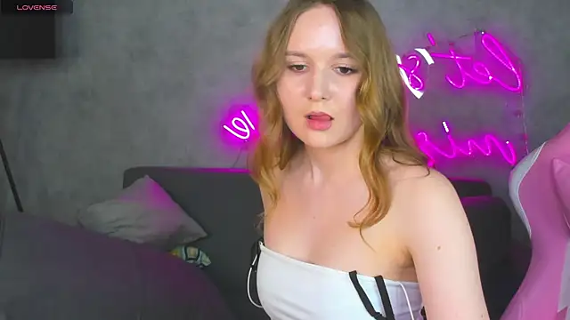 Emmaa_Kimm: онлайн-секс-чат
