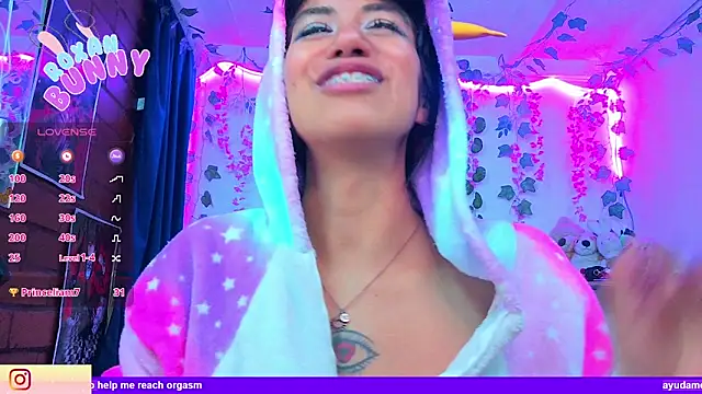 Roxanbunny1 现场XXX聊天