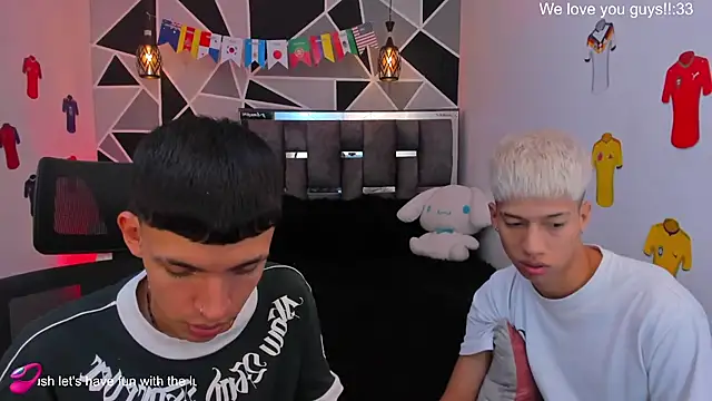 Juan_Nd_Steven Live XXX-Chat