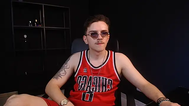 FelixStarkk Show in webcam