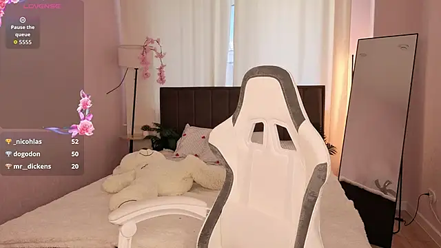 EvaHamilton's Live XXX Chat