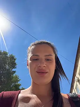 MiraReach live XXX chat