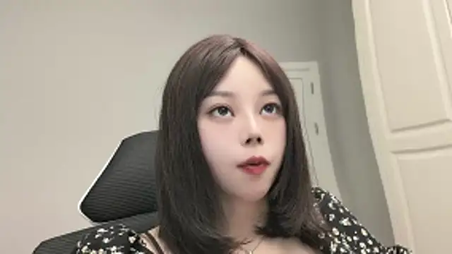 lumina88889's Live XXX Chat