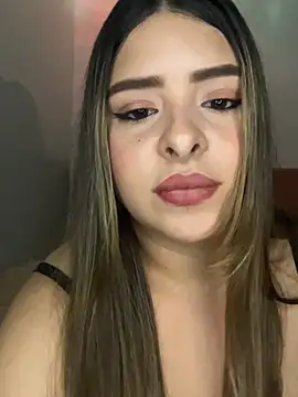 Nahomy_cm Adlı Modelin Canlı XXX Sohbeti