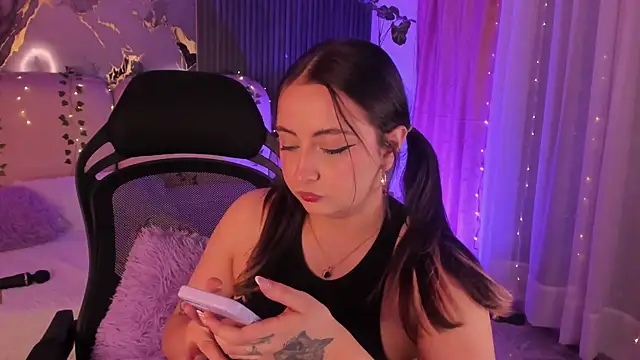 SarahCastro1_: онлайн-секс-чат