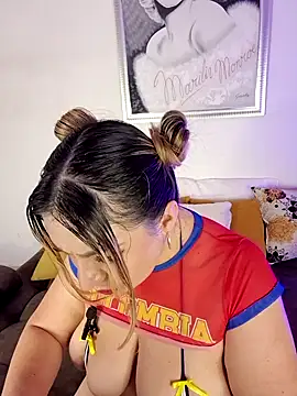 laurabassii – Naživo XXX chat