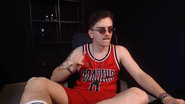 Show modela FelixStarkk na web-kameri