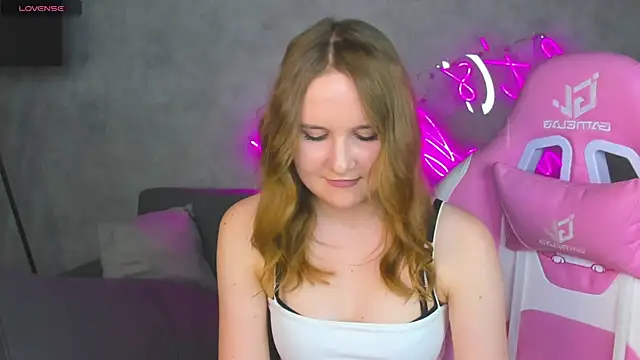 Emmaa_Kimm Adlı Modelin Canlı XXX Sohbeti
