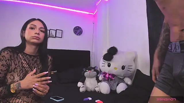 DerryAndIzzy's Live XXX Chat