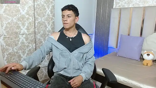 XXX chat uživo modela Brac_tay