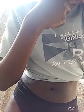 Chat +18 de KLASSY77 ao vivo