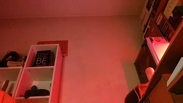 Онлайн чат XXX SmokyDee