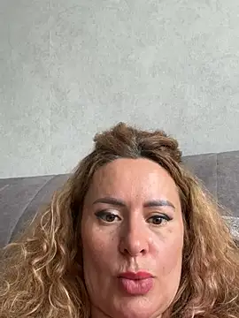 Tania201243's Live XXX Chat
