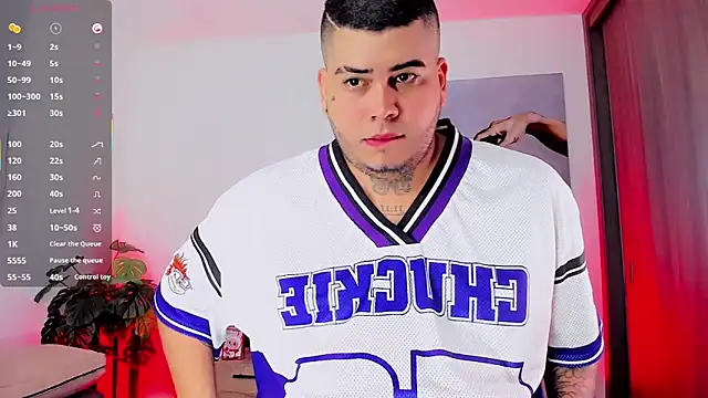 Thomas_chubbyxhot élő XXX-chatje