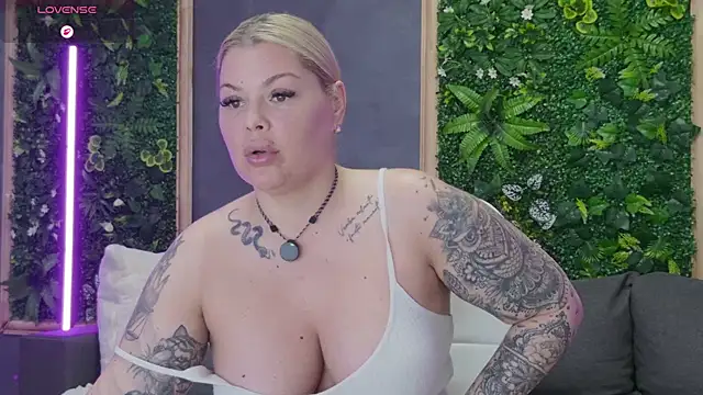 Issa_Jo Live XXX-Chat
