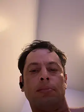 Carlosmauricio123 XXX чат на живо