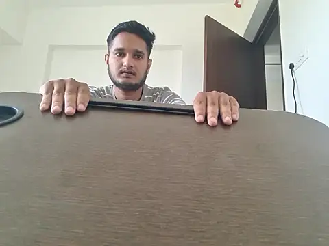 Show Webcam de young-hairy-jon
