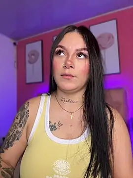 Chat XXX en directo de Megaan__More